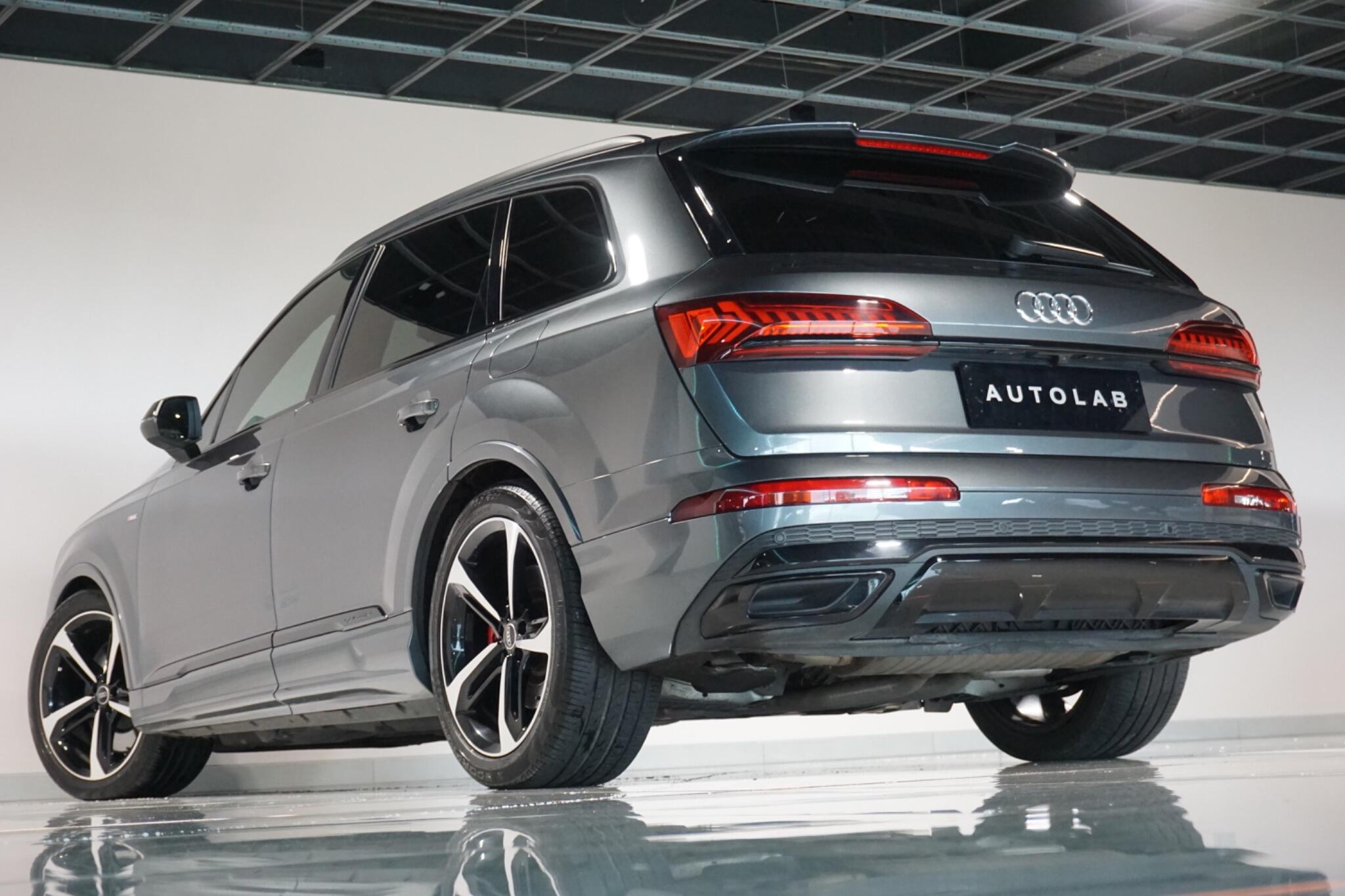 Audi Q7 3.0 TFSIe V6 55 Black Edition SUV 5dr Petrol Plug-in Hybrid Tiptronic quattro Euro 6 (s/s) 17.9kWh (381 ps)